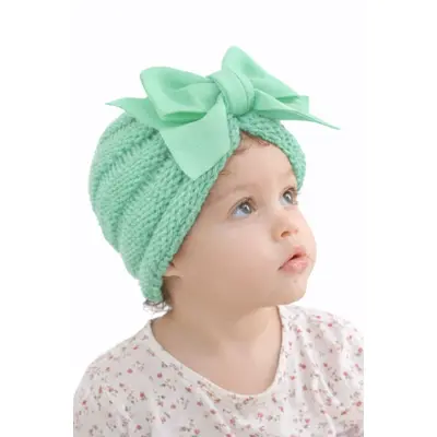 Caciulita vernil crosetata tip turban cu fundita aplicata in fata lix-22099-3-sa1