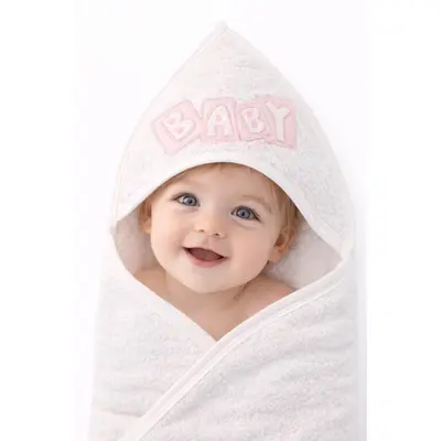 Prosop bebelusi alb cu gluga si aplicatie baby roz, bumbac moale, potrivit pentru baie trpb0071