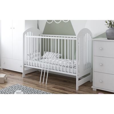 Patut Din Lemn Pentru Copii Tymon Alb 120a 60 Cm Somiera Reglabila    3 Bare Laterale Detasabile    Design Modern    0,  4 Ani Pjbtymon_w