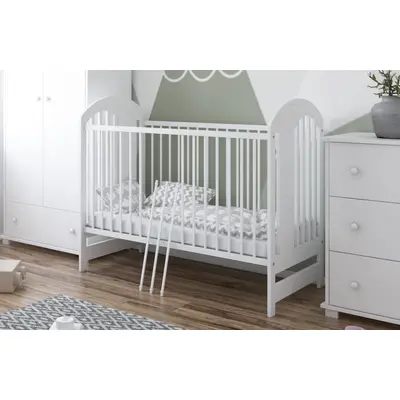 Patut Din Lemn Pentru Copii Tymon Alb 120a 60 Cm Somiera Reglabila    3 Bare Laterale Detasabile    Design Modern    0,  4 Ani Pjbtymon_w