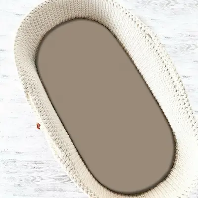 Cearceaf cu elastic, MimiNu, Pentru landou, carucior si cosulet, Dimensiune 80x35 cm, Din bumbac certificat Oeko Tex Standard 100, Colectia Royal, Mocha BYN6426972031097