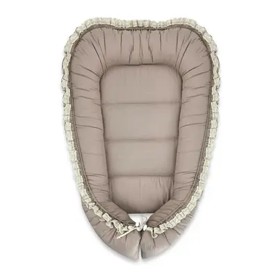 Cosulet bebelus, MimiNu, Premium, Pentru dormit, Baby Nest 55 x 75 cm, Cu Volanase si dantela, Husa 100% bumbac, Din bumbac certificat Oeko Tex Standard 100, Mocha BYN6426972031394