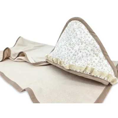 Prosop cu gluga, MimiNu, Premium, Cu volanas si dantela, Dimensiune 100x100 cm, Din bumbac si bambus, Materiale certificate Oeko Tex Standard 100, Meadow BYN6426972031264