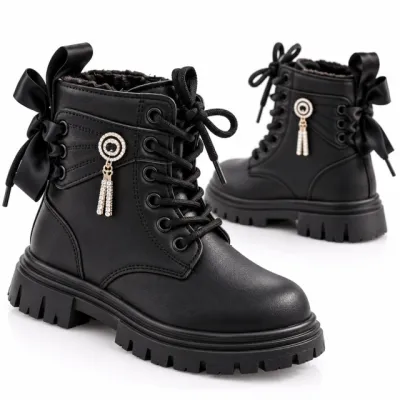 Bocanci negri de fetițe, cu fundițe și accesoriu tip bijuterie, model amelie, negru ad26