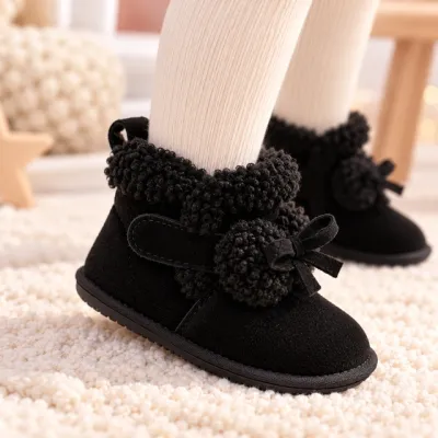 Cizme negre imblanite pentru fete superbebe shop din piele ecologica cu talpa de cauciuc si ciucurei pufosi, peste glezna, inchidere cu fermoar (3)