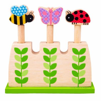 Jucarie din lemn pop-up - in gradina