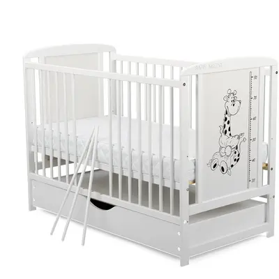 BabyNeeds - Patut din lemn Timmi Girafa 120x60 cm, cu sertar, Alb BYNBOTIMG02AL