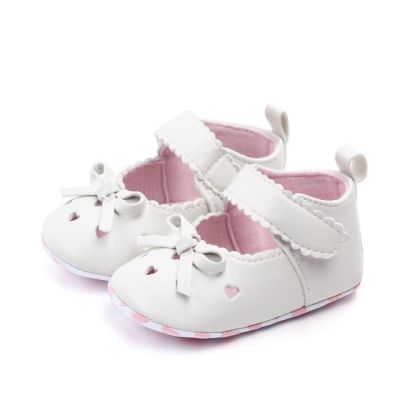 Pantofiori albi cu inimioare si fundita MBD2190-1-p24.3-6 luni (Marimea 18 incaltaminte)