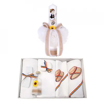 Pachet Trusou botez brodat si lumanare cu decor traditional pentru Baietel Denikos&reg; 120 - NKO1675