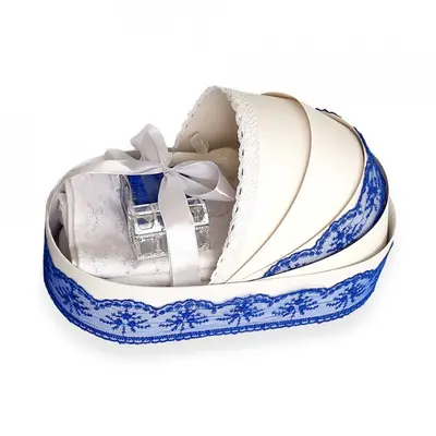 Trusou de botez Baieti Denikos® 142 in cutie landou cu dantela albastra - NKO1697