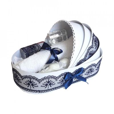 Trusou de botez pentru baieti cu decor elegant dantela bleumarin complet in landou Denikos® 146 NKO1701