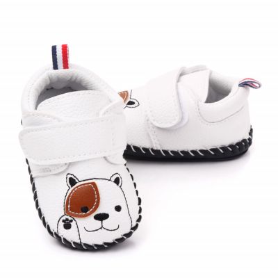 Pantofiori albi pentru baietei - Catelus MDd2475-3-p4.3-6 luni (Marimea 18 incaltaminte)