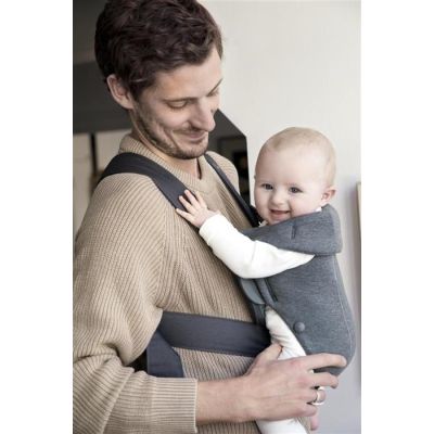 BabyBjorn - Marsupiu anatomic Mini, cu pozitii multiple de purtare – Dark Grey, 3D Jersey BSAFE021084E1