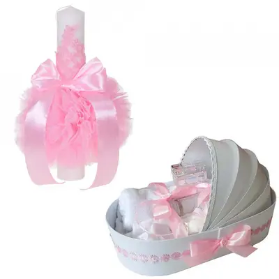 Pachet Lumanare botez glob cu dantela si trusou botez in landou fetite cu decor Roz floricele Denikos&reg; 749 - NKO5178