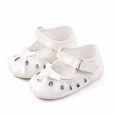 Pantofiori albi din lac LId2363-1-sa31.0-3 luni
