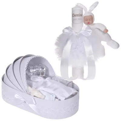 Pachet Lumanare botez personalizata si trusou botez in landou unisex decor dantela Alba cu iepuras Denikos&reg; 880 NKO5309