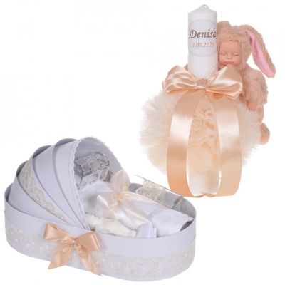 Set Lumanare botez cu iepuras personalizata si trusou botez in landou decor dantela Crem Unisex Denikos® 878 NKO5307