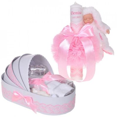 Lumanare botez cu iepuras personalizata Fetite si trusou botez in landou cu decor dantela Roz Denikos® 872 NKO5301