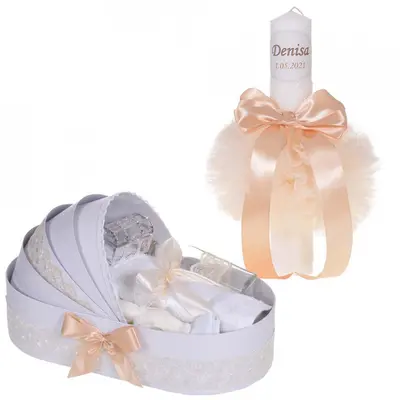 Pachet trusou botez Unisex si Lumanare botez personalizata in cutie landou cu dantela Crem Denikos 869 - NKO5298