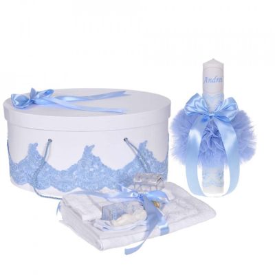 Set elegant trusou botez si cutie trusou cu lumanare personalizata cu nume Baiat, decor dantela Bleu Denikos® 940 NKO5369