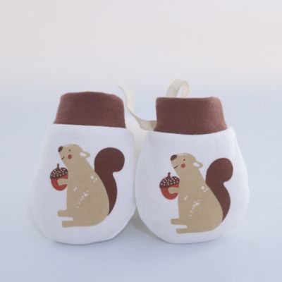 Manusi albe de protectie pentru bebelusi - Veverita MDST099-4