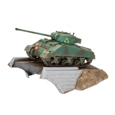 REVELL First Diorama Set - Sherman Firefly VRNRV03299