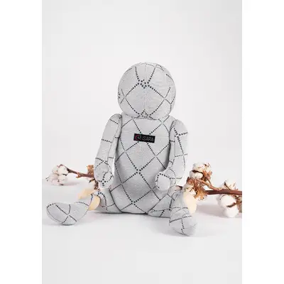 Isara păpușă demo