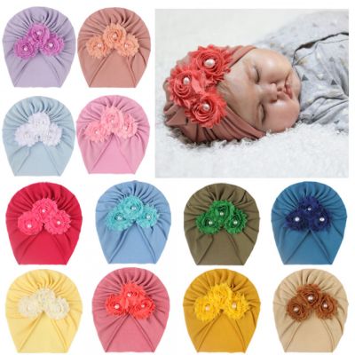 Caciulita tip turban cu floricele cu perlute aplicate MBx-19068-CT6
