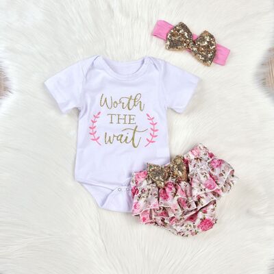 Costumas pentru fetite - Worth the wait MDHA1132-1-DE.3-6 luni (Marimea 18 incaltaminte)