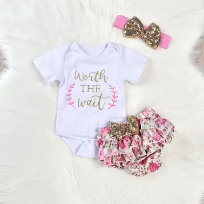 Costumas pentru fetite - Worth the wait MDHA1132-1-DE.3-6 luni (Marimea 18 incaltaminte)