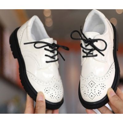 Pantofi albi eleganti, cu sireturi negre ADYY-337-2-SA50