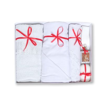 Trusou alb de botez pentru fetite, cu decoratiuni rosii - ICC506