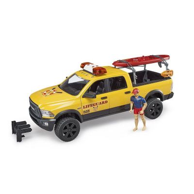 BRUDER - MASINA LIFEGUARD RAM 2500 CU FIGURINA SI CAIAC ARTBR02506