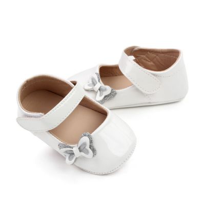 Pantofiori albi din lac - fundita mdd2764-2-p8.0-3 luni