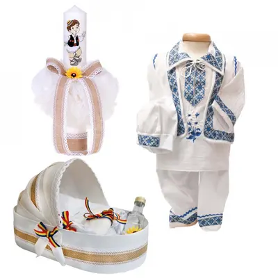 Set botez national trusou botez in landou cu lumanare si costum popular Baietel Denikos&reg; 964 NIK5393