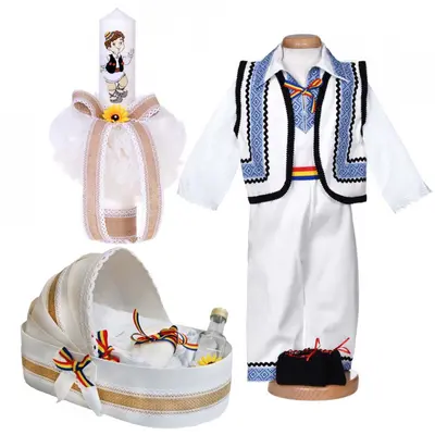 Set botez popular trusou botez landou pentru Baietel cu lumanare si costum national Denikos&reg; 1039 NIK5537