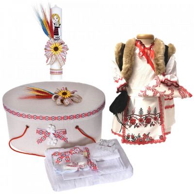 Pachet Fetite costumas rochita nationala si trusou botez in cutie si lumanare cu decor traditional Denikos C9107- NIK5480