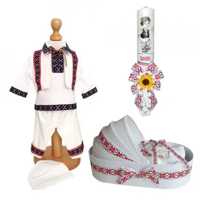 Set hainute  traditionale si trusou botez Baieti cu lumanare personalizata decor traditional Denikos&reg; C9006 NIK5444