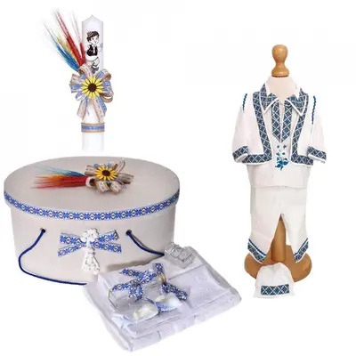 Set trusou botez Baieti cu cutie trusou si lumanare Denikos&reg; C9090 si costum popular  NIK5463