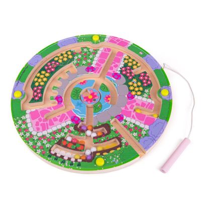 Puzzle labirint - in gradina
