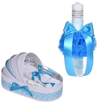 Set lumanare botez cu mesaj si trusou botez in landou Baietel cu dantela turcoaz ingusta Denikos&reg; C1075 NKO5753