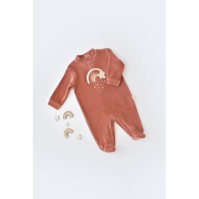 Salopeta Curcubeu cu maneca lunga si botosei din 80%bumbac organic si 20% poliester - Caramiziu, Baby Cosy (Marime: 6-9 luni) JEMBC-CSYK6004-6