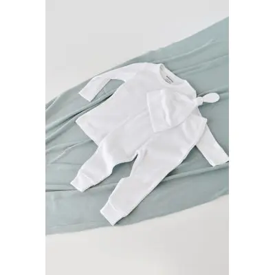 Set 3 piese: bluzita cu maneca lunga, panataloni lungi si caciulita din bumbac organic si modal - Alb, Baby Cosy (Marime: 9-12 luni) JEMBC-CSYM21511-9