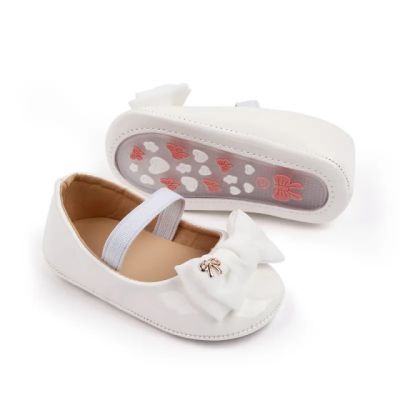 Pantofiori cu fundita, albi, din lac (marime disponibila: 3-6 luni (marimea 18 incaltaminte)) mbd2778-1-p01.3-6 luni (marimea 18 incaltaminte)