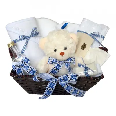 Cos cadou trusou botez Baieti cu decor Albastru traditional si 12 piese Denikos&reg; 639 NKO3057