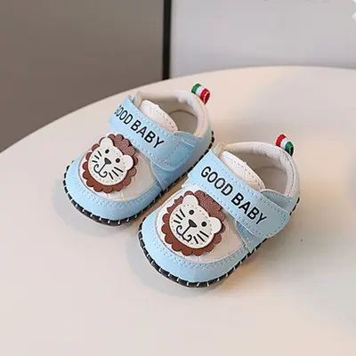 Pantofiori albi cu bleu pentru baietei - Lion AMJY2328-1-sa45