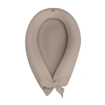 Suport De Dormit Babynest 2in1 Bara Protectie Patut Premium In Bej Inchis By Babysteps, 95x53 Cm Pjb489825