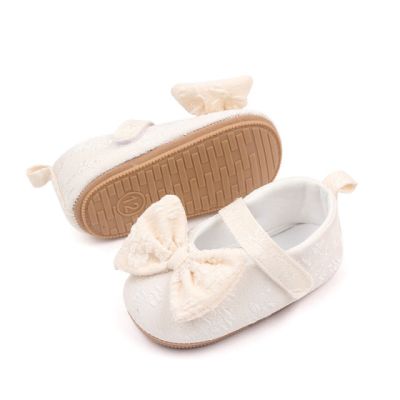 Pantofiori ivoire pentru fetite - silky (marime disponibila: 9-12 luni (marimea 20 incaltaminte)) ambxc3067-2-p01.9-12 luni (marimea 20 incaltaminte)