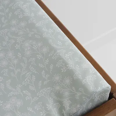 Saltea Din Spuma Pentru Masa De Infasat Din Lemn, Atasabila La Patut Bebe, 120x60 Si 140x70 Cm, Impermeabila Cu Margini De Protectie, Boho By Woodies Pjbctc_mat_imp2090