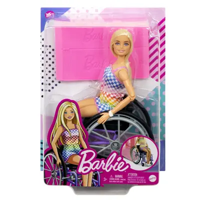 BARBIE PAPUSA BARBIE BLONDA IN SCAUN CU ROTILE VIVMTHJT13